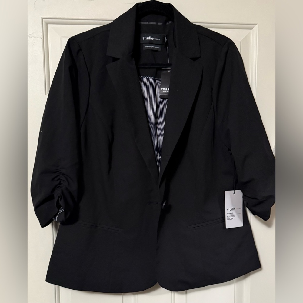 Torrid Women's Classic Black Blazer
